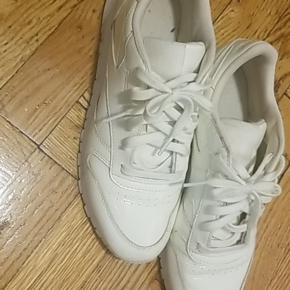 Reebok Sneakers
